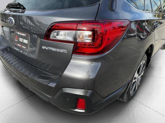Used 2018 Subaru Outback 2.5i Limited AWD/4WD image 17