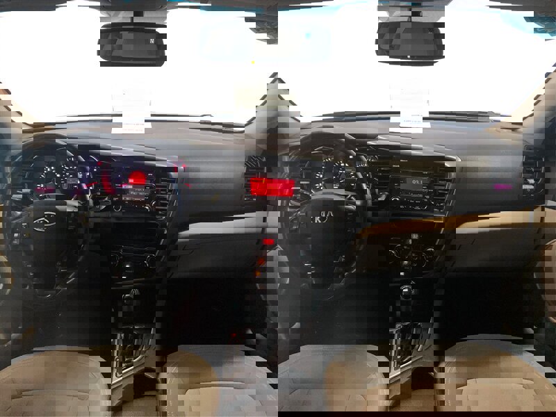 Used 2011 Kia Optima LX w/ Convenience Pkg image 30