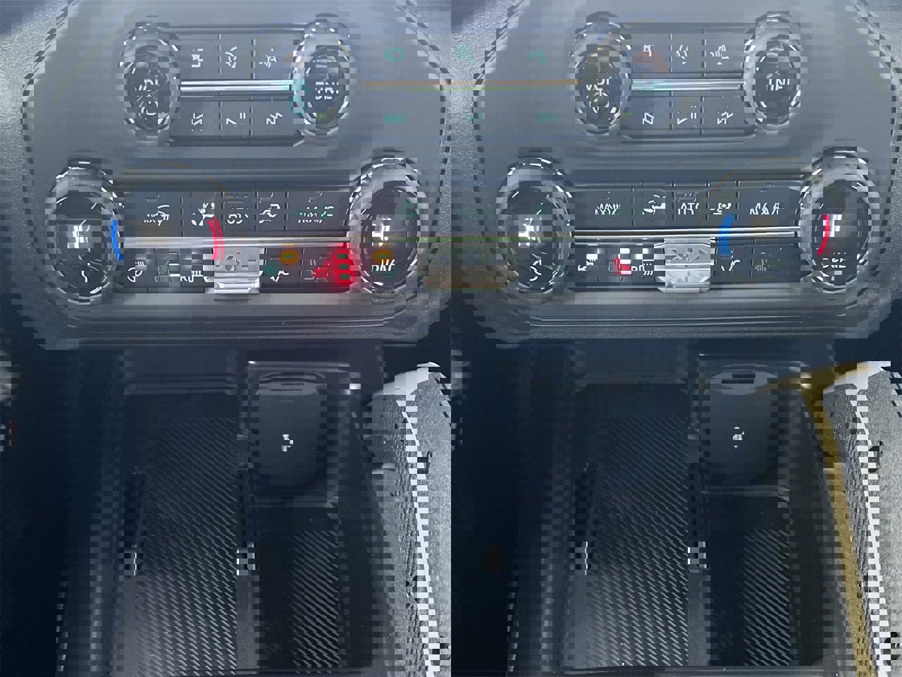 New 2025 Ford Bronco Badlands AWD/4WD image 6