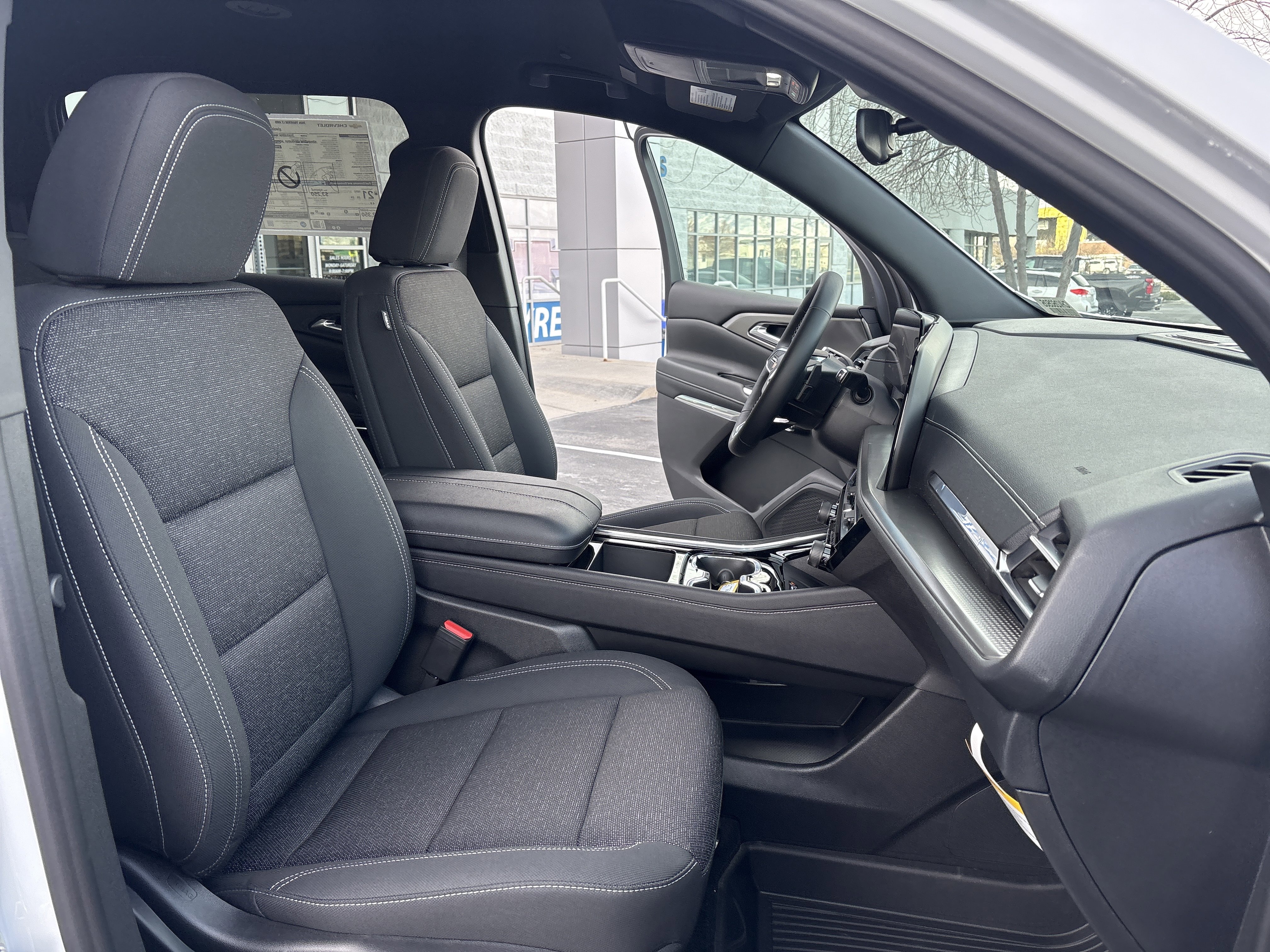 New 2026 Chevrolet Traverse LT w/ LPO, Floor Liner Package AWD/4WD image 27