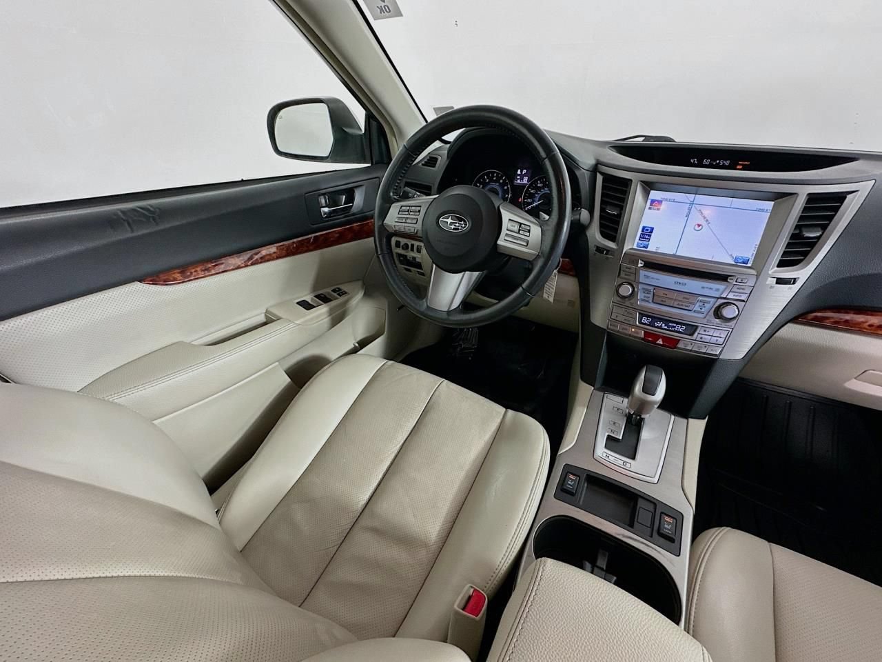 Used 2010 Subaru Outback 3.6R Limited AWD/4WD image 9