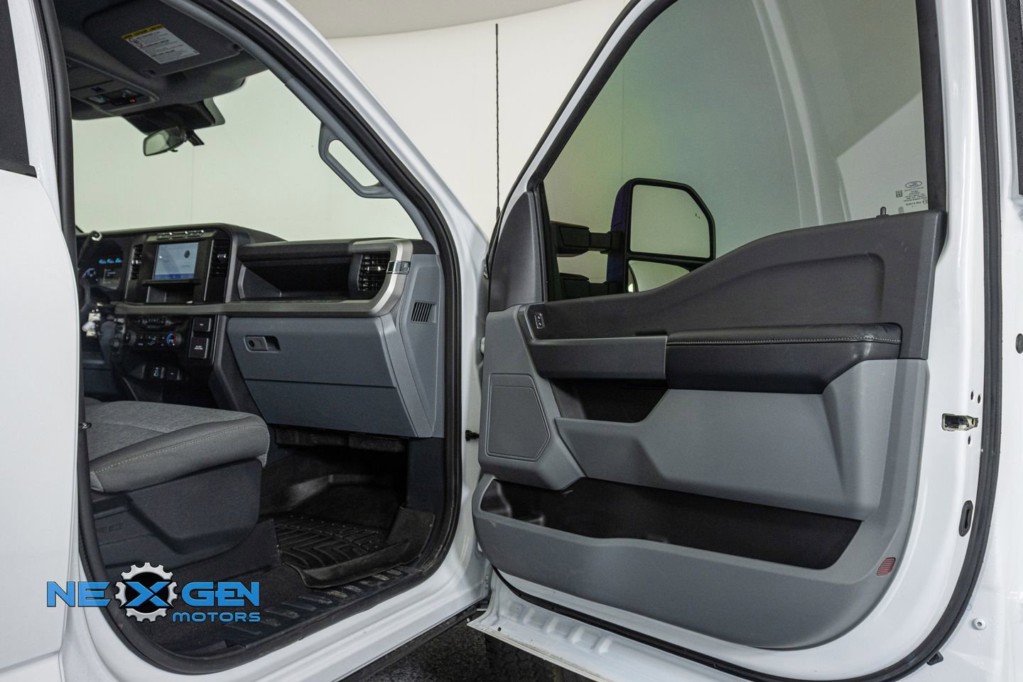 Used 2024 Ford F250 XL w/ STX Appearance Package image 34