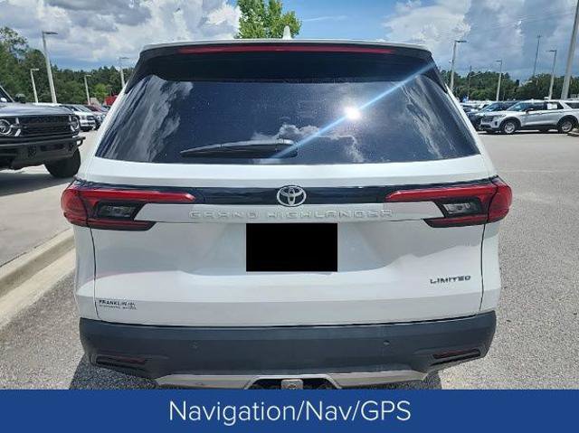 Used 2024 Toyota Grand Highlander FWD image 6
