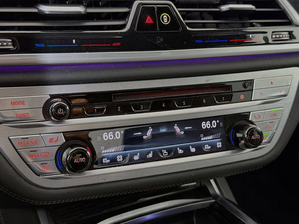 Used 2017 BMW 750i xDrive image 19