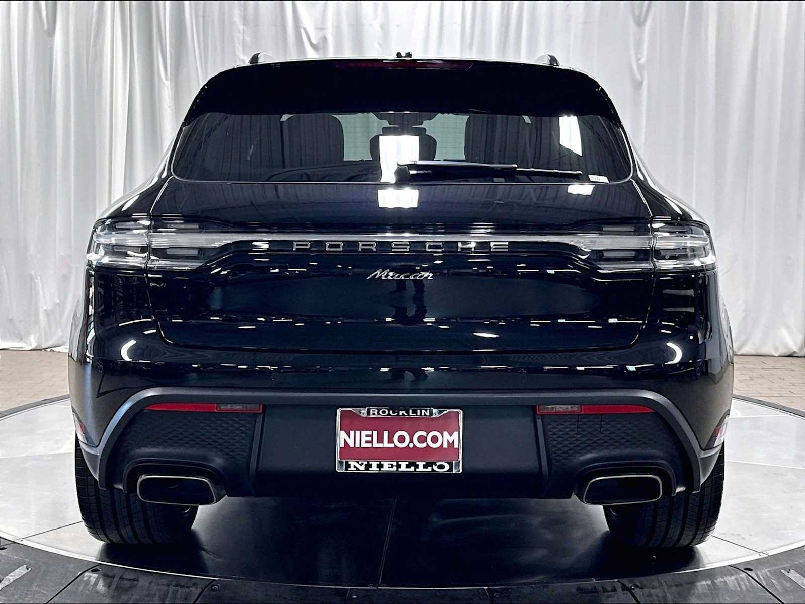 Used 2026 Porsche Macan AWD/4WD image 8