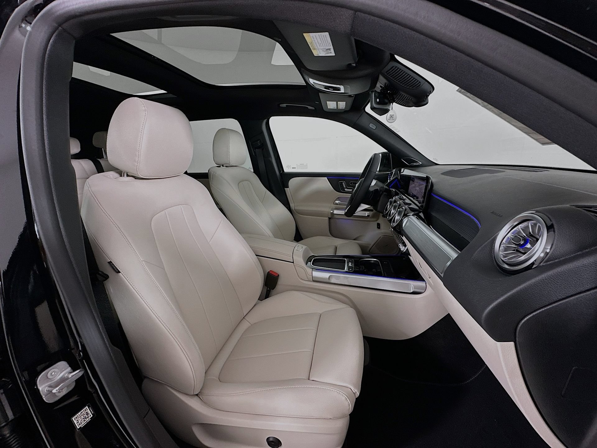 New 2026 Mercedes-Benz GLB 250 image 31