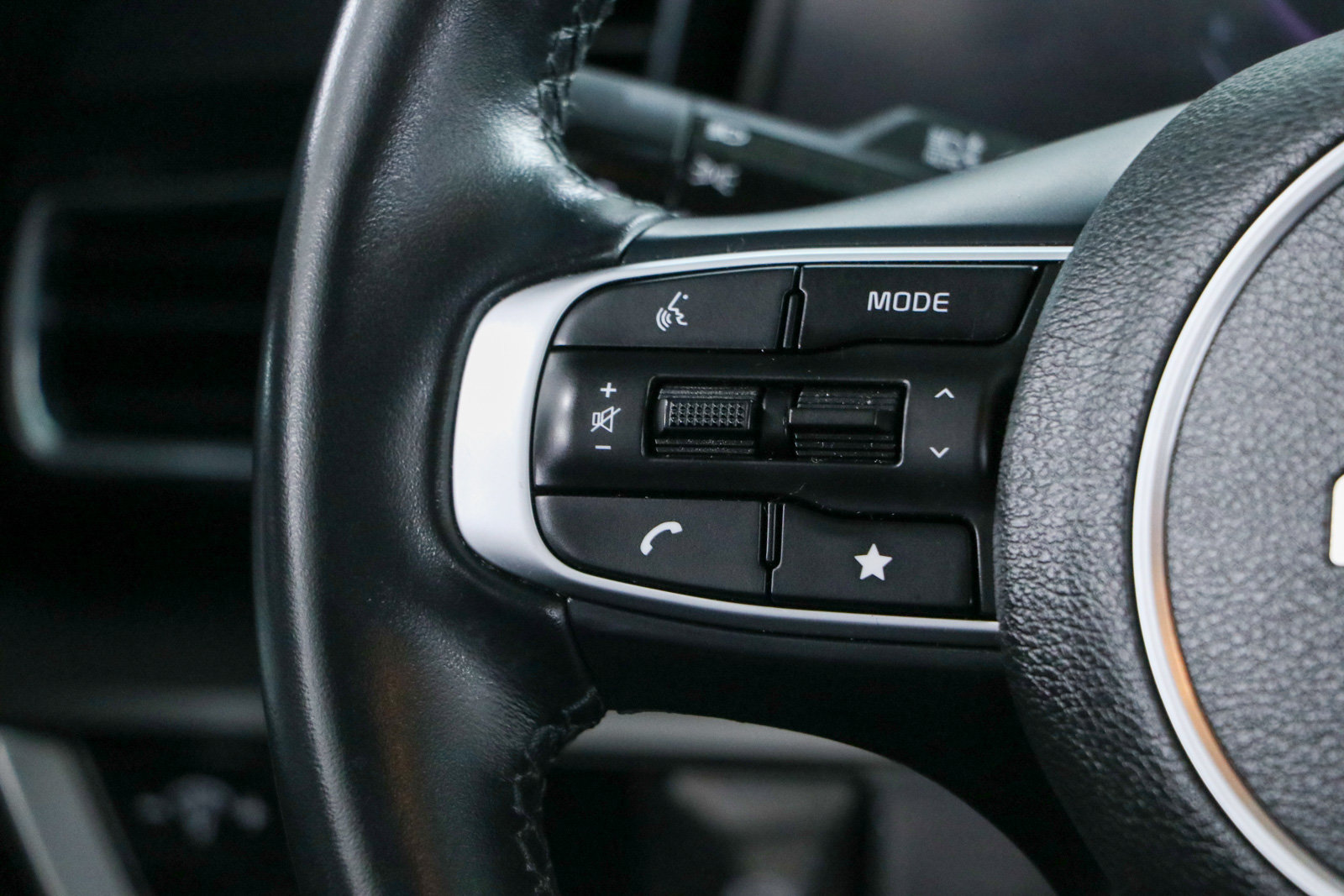 Used 2023 Kia Sportage EX FWD image 13