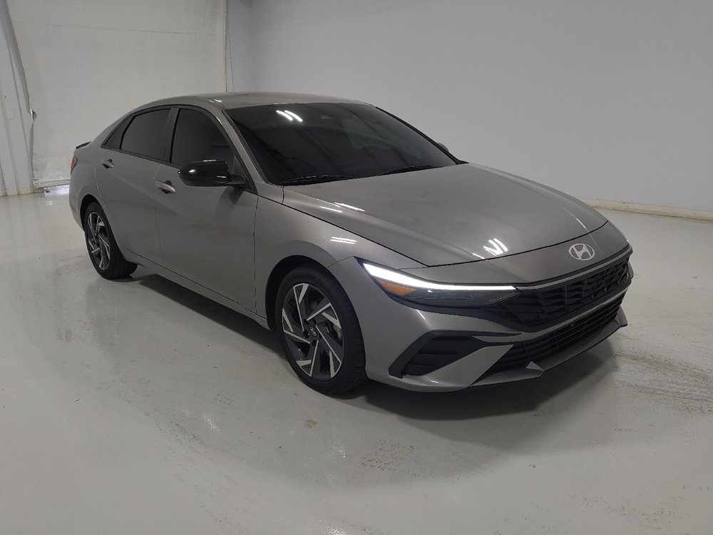 Used 2025 Hyundai Elantra Sport FWD image 13