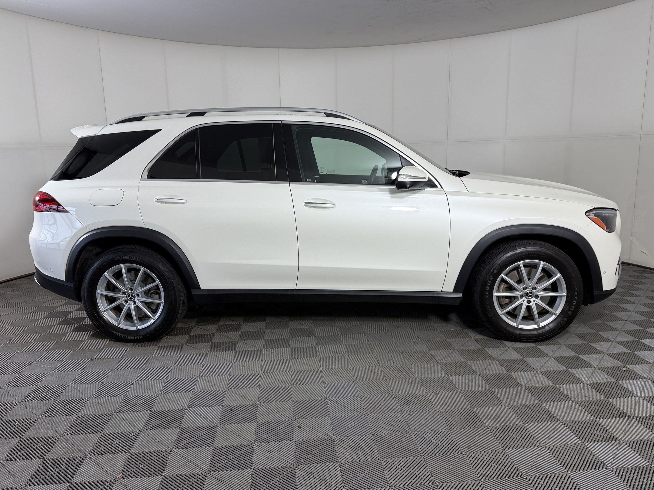 Used 2024 Mercedes-Benz GLE 450e 4MATIC image 8