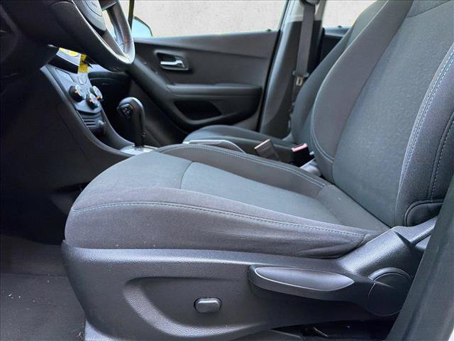 Used 2015 Chevrolet Trax LS FWD image 13