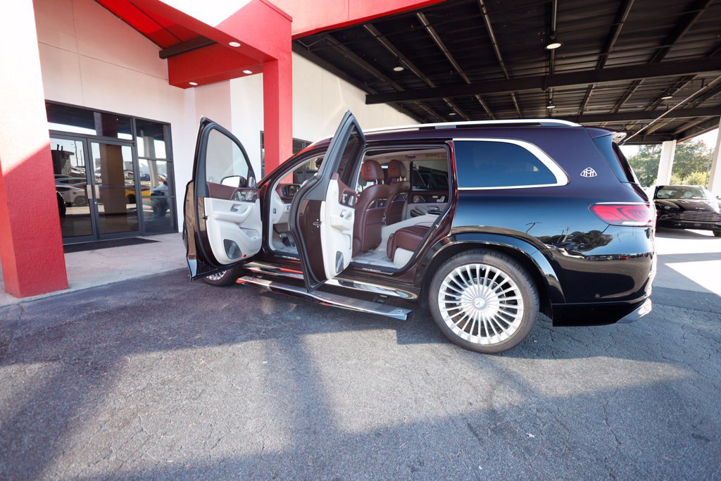 Used 2023 Mercedes-Benz Maybach GLS 600 4MATIC image 26