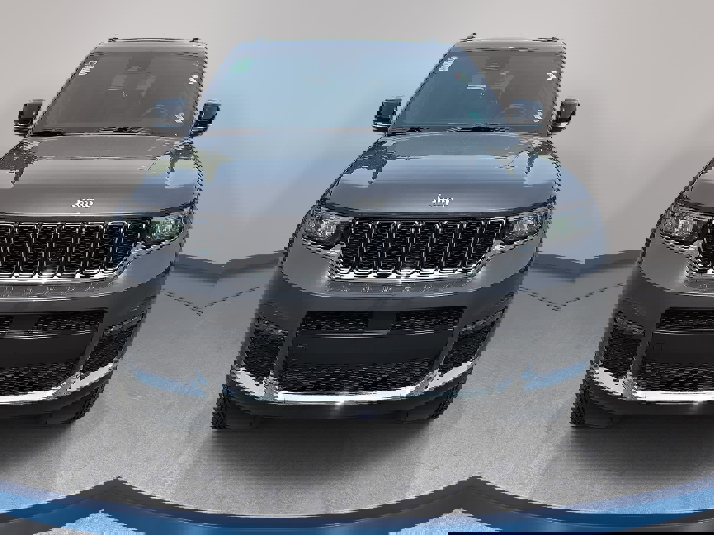 Used 2025 Jeep Grand Cherokee L Limited image 2