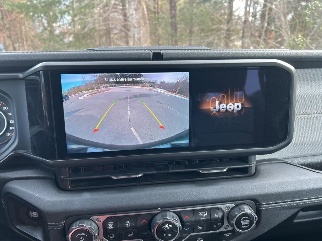 Used 2024 Jeep Wrangler Sahara image 26