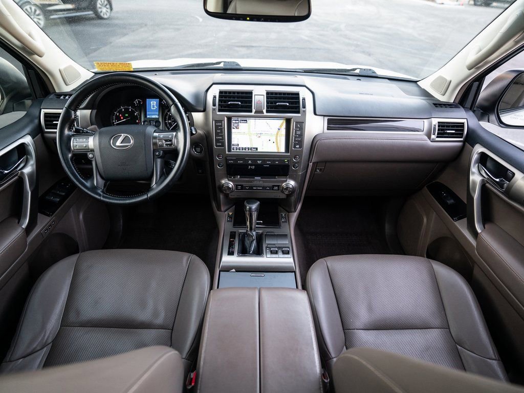 Used 2018 Lexus GX 460 image 14