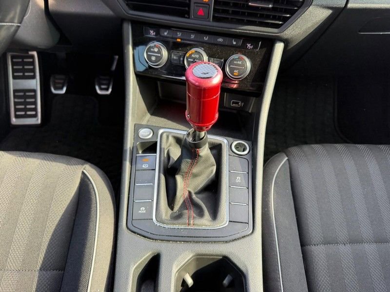 Used 2019 Volkswagen Jetta GLI image 13