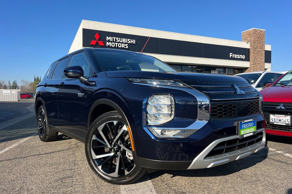New 2025 Mitsubishi Outlander SE image 2