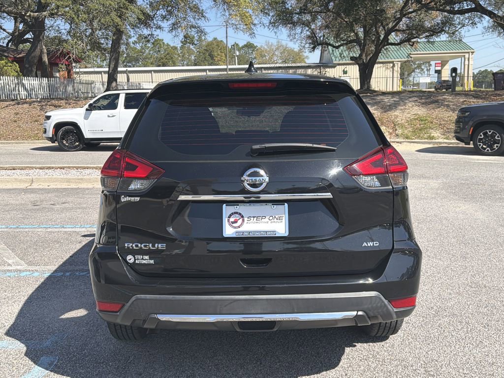Used 2019 Nissan Rogue S image 5