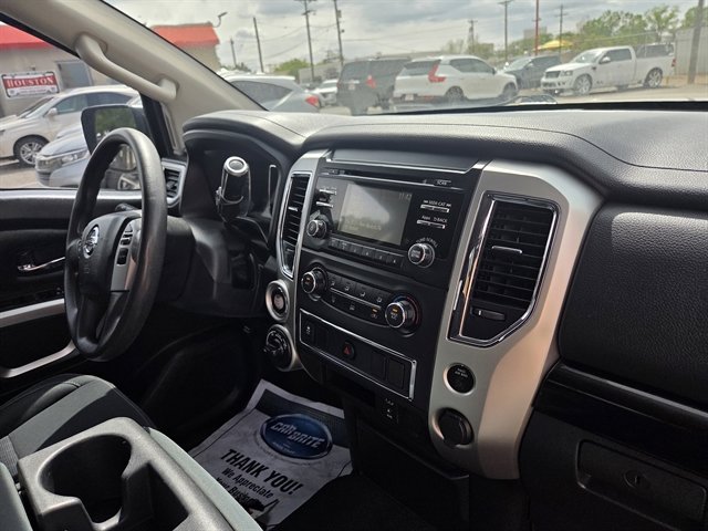 Used 2017 Nissan Titan SV AWD/4WD image 6