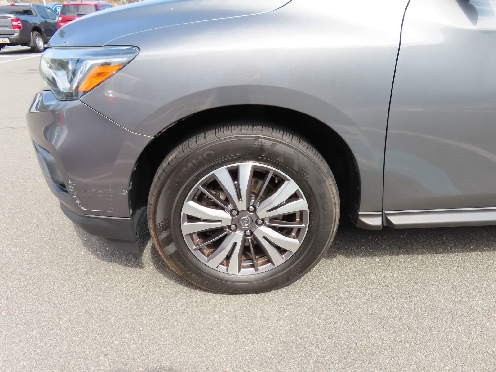 Used 2019 Nissan Pathfinder SV image 11