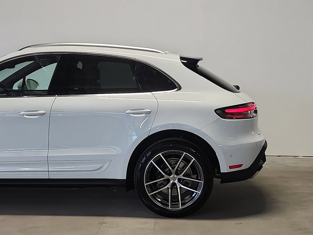 New 2026 Porsche Macan AWD/4WD image 7