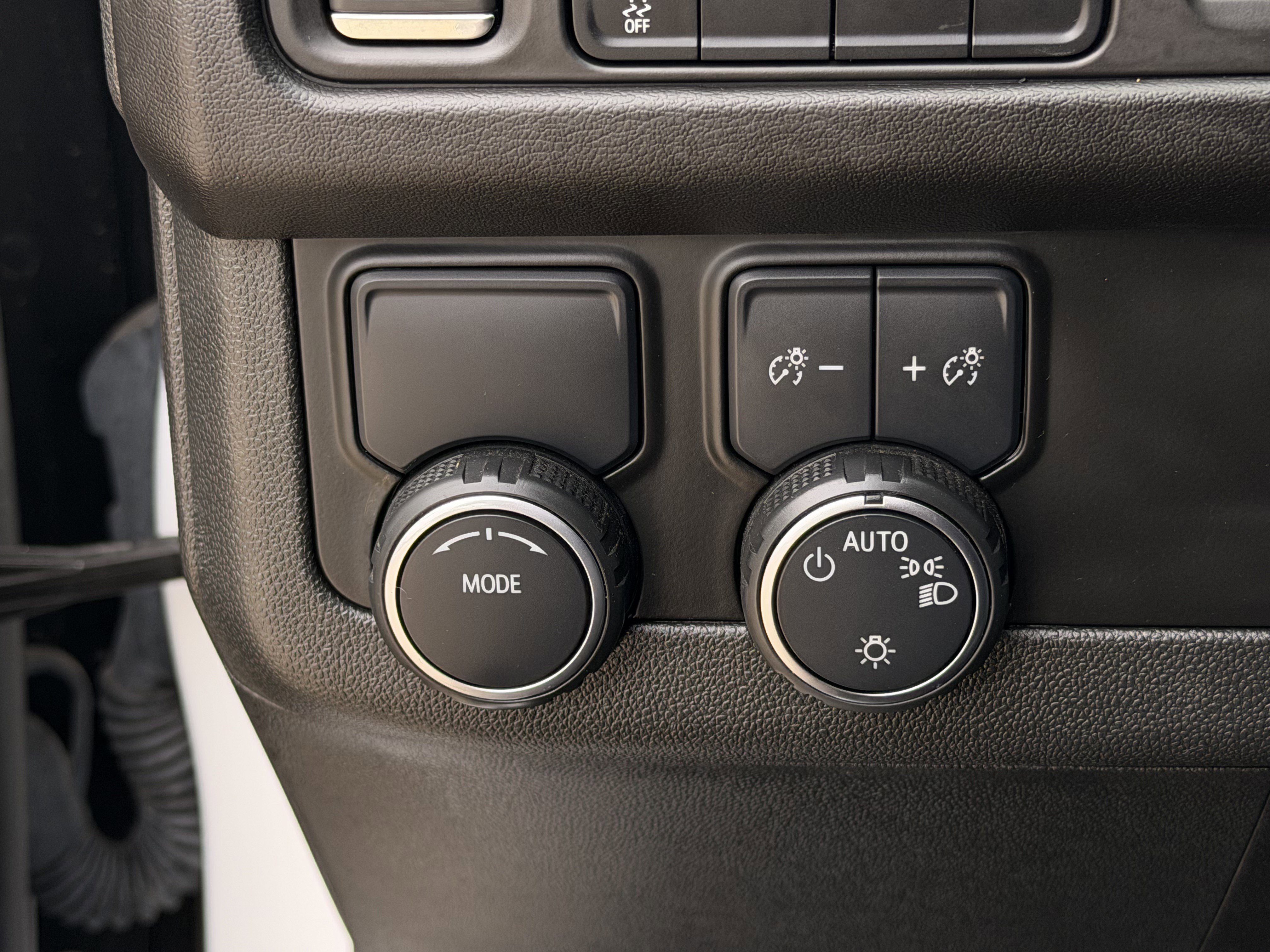 Used 2023 Chevrolet Suburban Premier RWD image 23