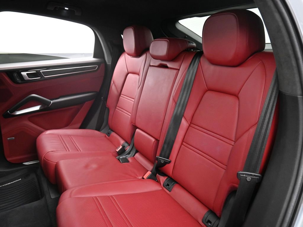 Certified 2022 Porsche Cayenne Turbo AWD/4WD image 24