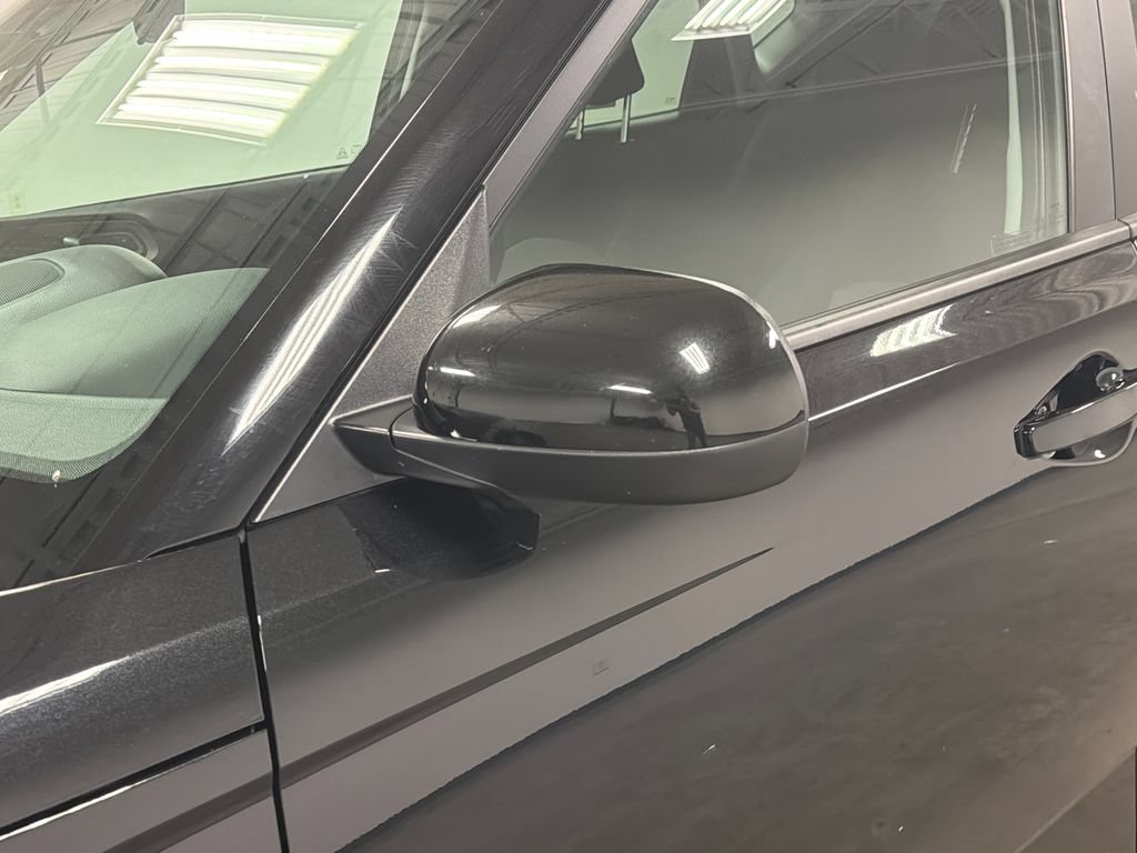 Used 2025 Kia Soul LX w/ LX Technology Package FWD image 12