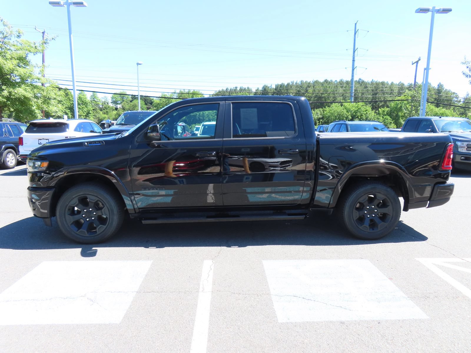 Used 2025 RAM 1500 Big Horn AWD/4WD image 8