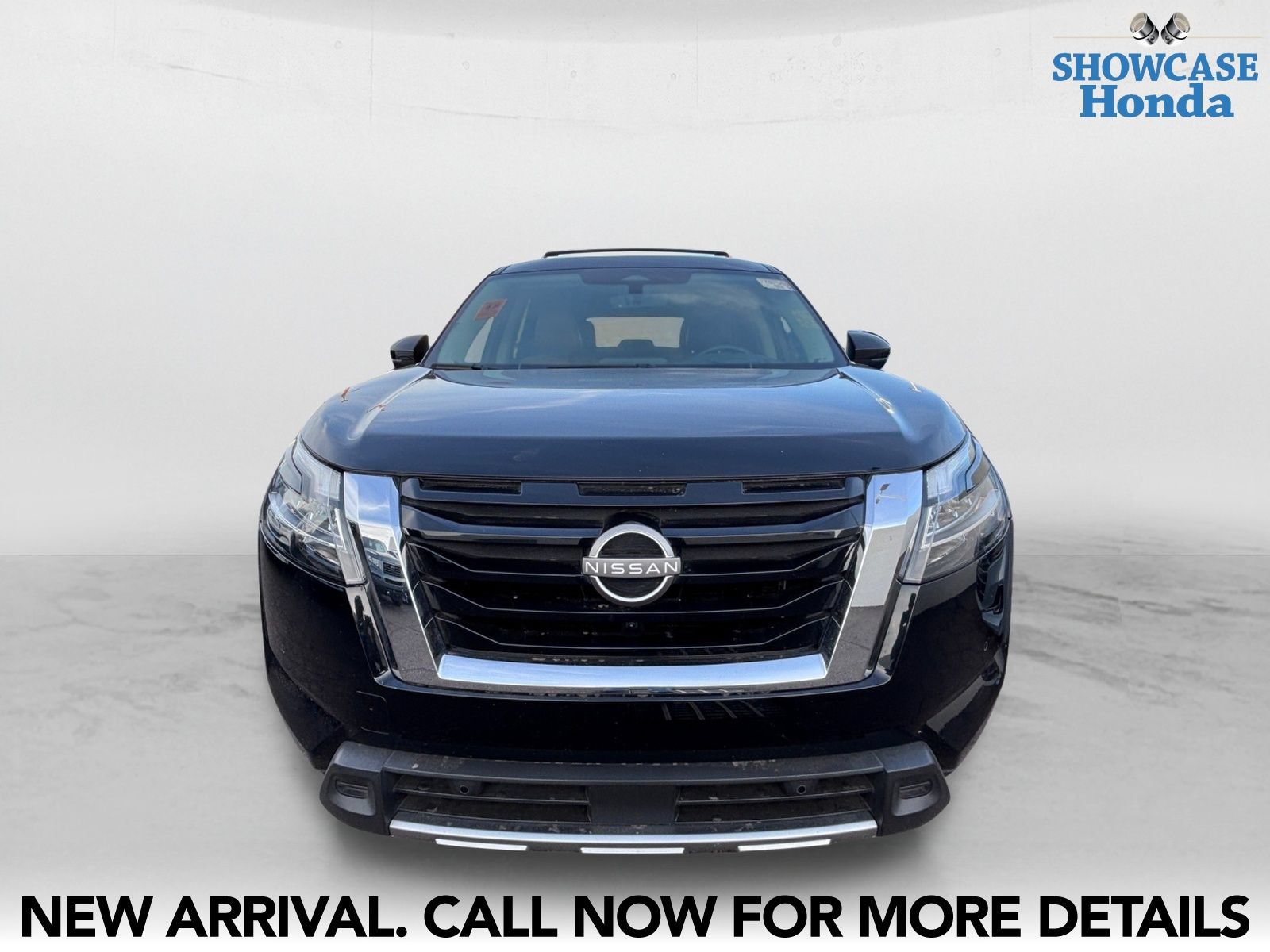 Used 2023 Nissan Pathfinder Platinum w/ Cargo Package FWD image 7