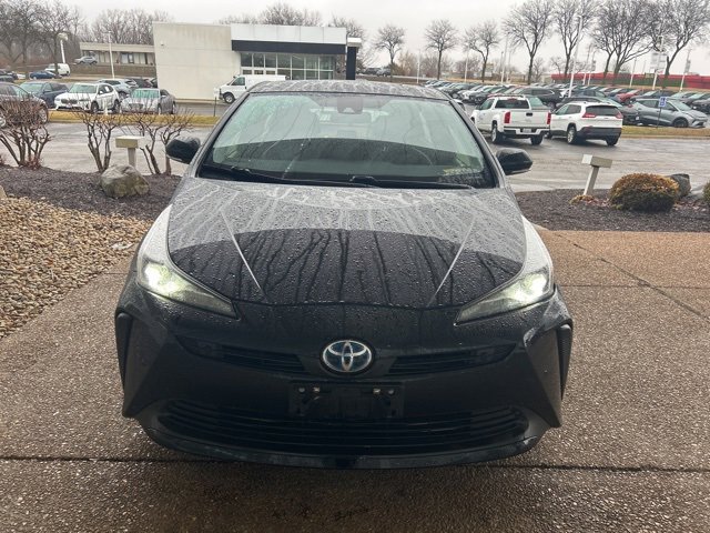 Used 2020 Toyota Prius LE image 2