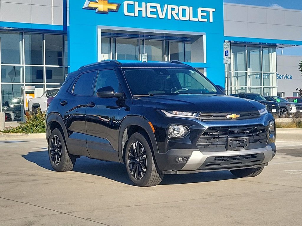 Used 2023 Chevrolet TrailBlazer LT AWD/4WD image 2