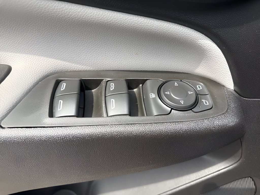 Used 2024 Chevrolet Equinox LS w/ LS Convenience Package FWD image 27