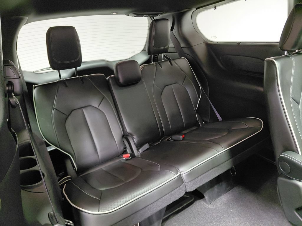 Used 2025 Chrysler Pacifica Limited w/ Uconnect Theater Family Group AWD/4WD image 32