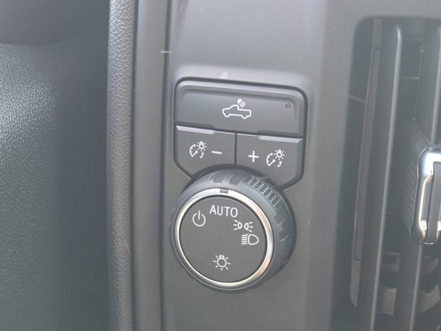 Used 2025 Chevrolet Silverado 1500 Custom RWD image 10