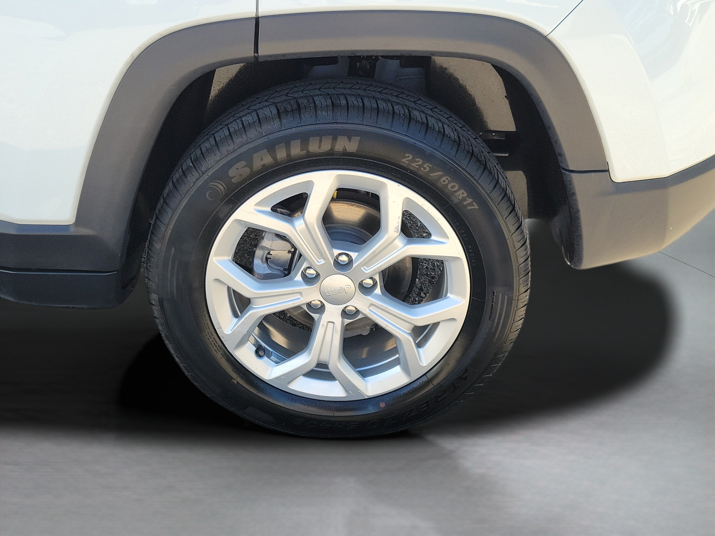Used 2024 Jeep Compass Latitude AWD/4WD image 5
