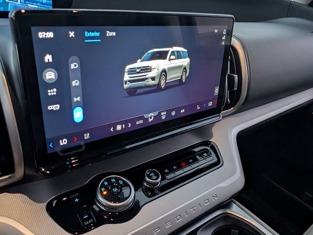 New 2026 Ford Expedition Active RWD image 10