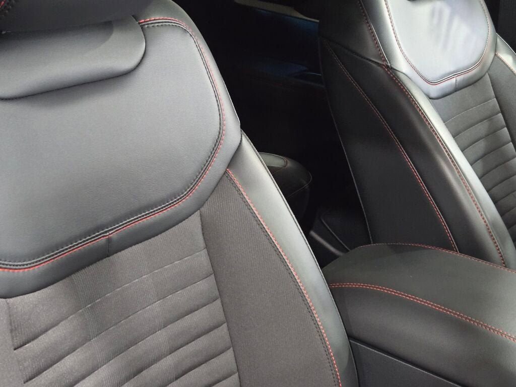 Used 2025 Ford Explorer ST-Line w/ Premium Package image 13