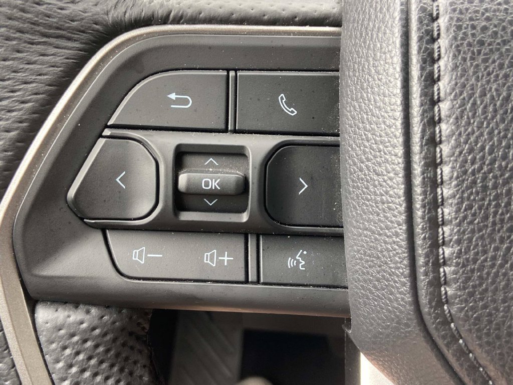 Used 2025 Toyota Tacoma TRD Off-Road AWD/4WD image 27