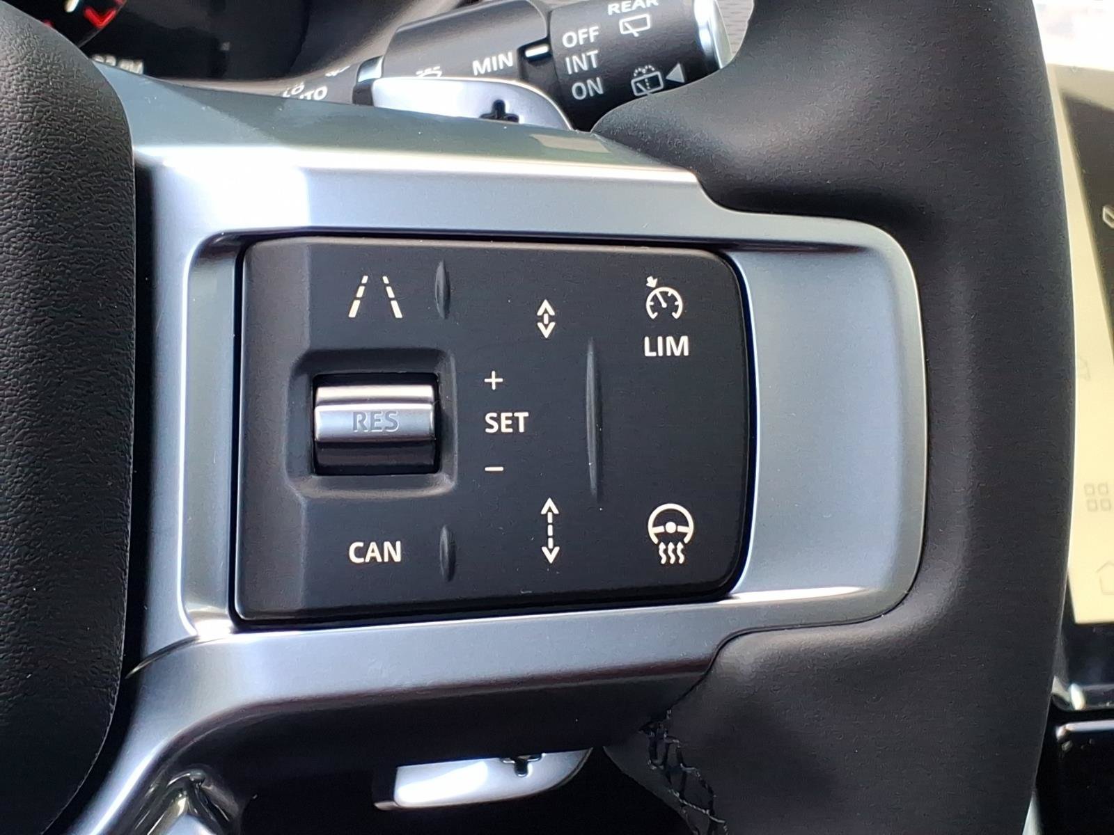 New 2026 Land Rover Discovery Dynamic SE AWD/4WD image 15
