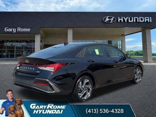 Certified 2025 Hyundai Elantra SEL FWD image 9