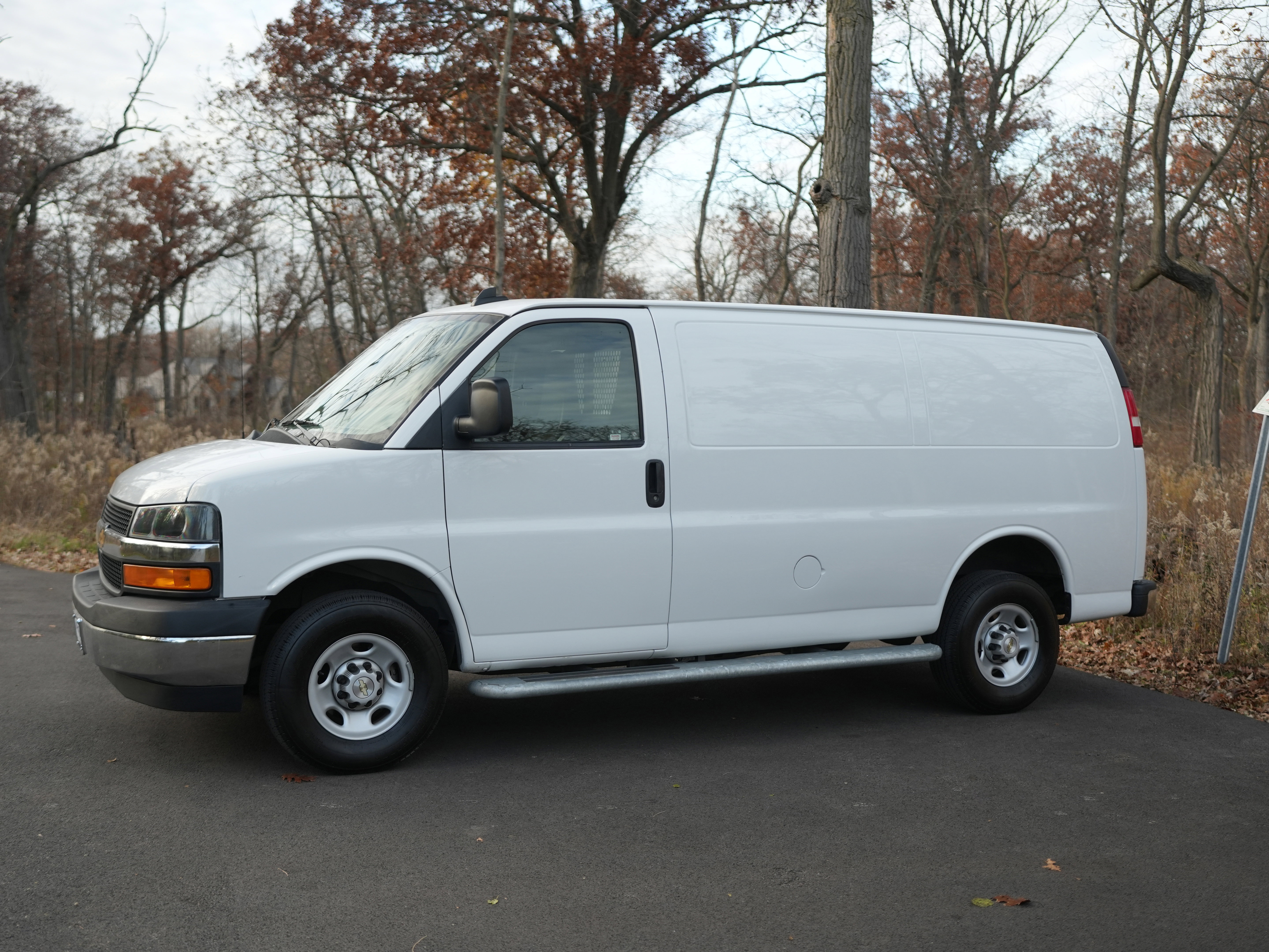 Used 2023 Chevrolet Express 2500 w/ Driver Convenience Package image 13