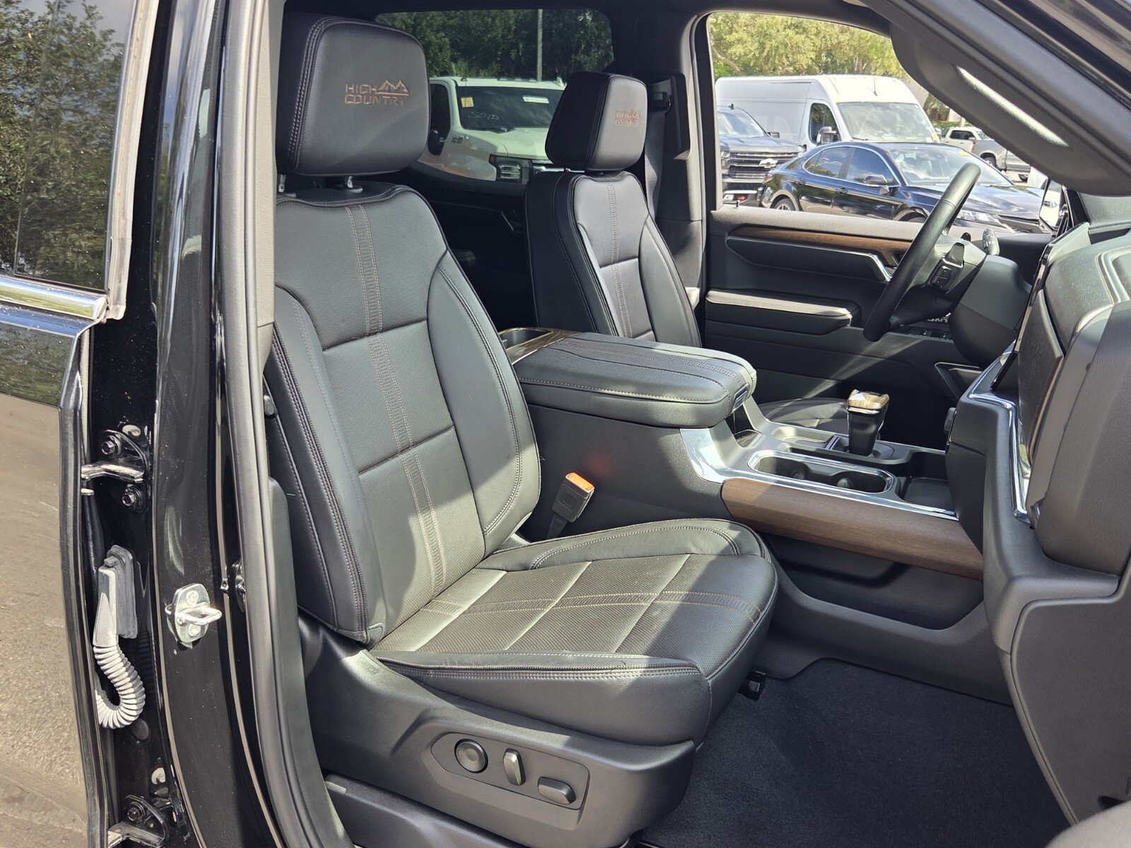 Certified 2024 Chevrolet Silverado 1500 High Country w/ High Country Premium Package AWD/4WD image 23