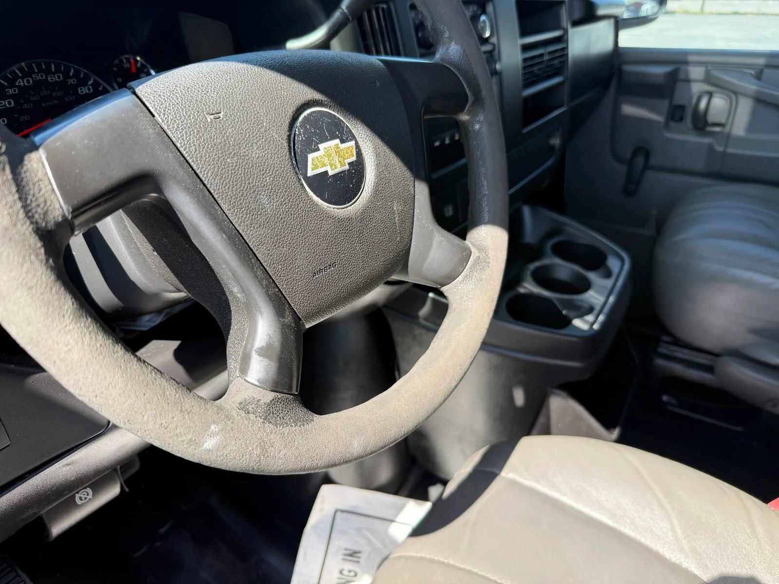 Used 2012 Chevrolet Express 1500 RWD image 8