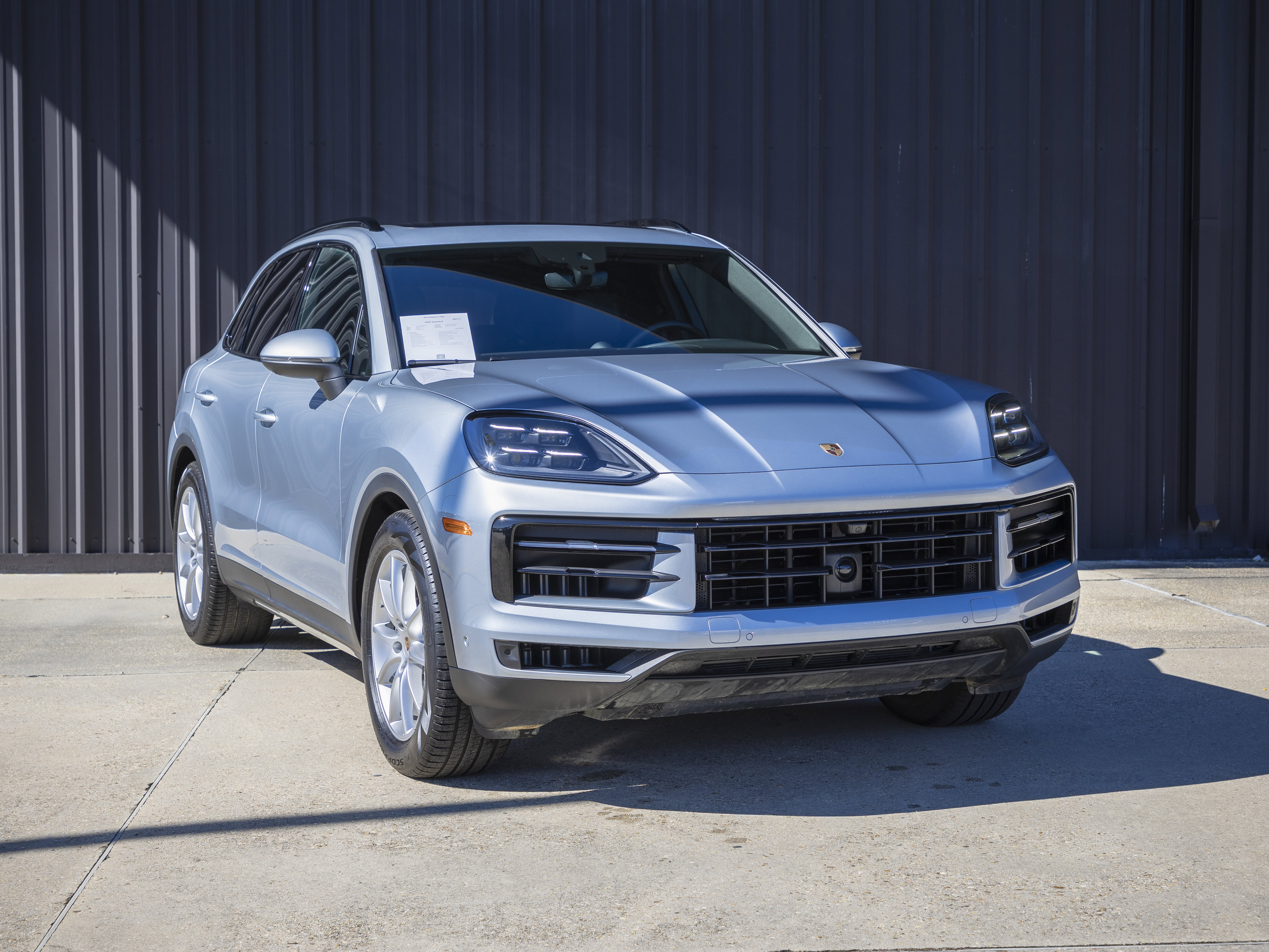 Certified 2025 Porsche Cayenne S image 3