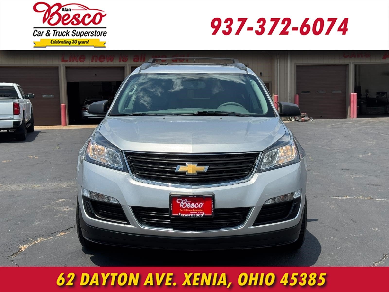Used 2015 Chevrolet Traverse LS FWD image 2