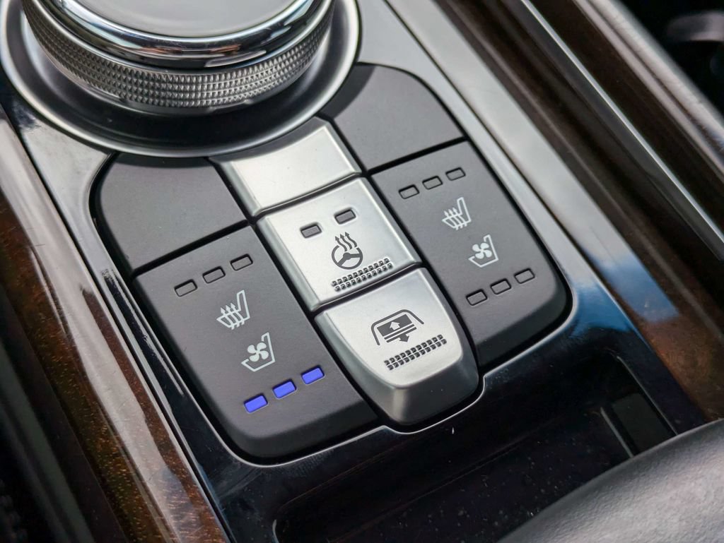 Used 2019 Genesis G90 5.0 Ultimate RWD image 24