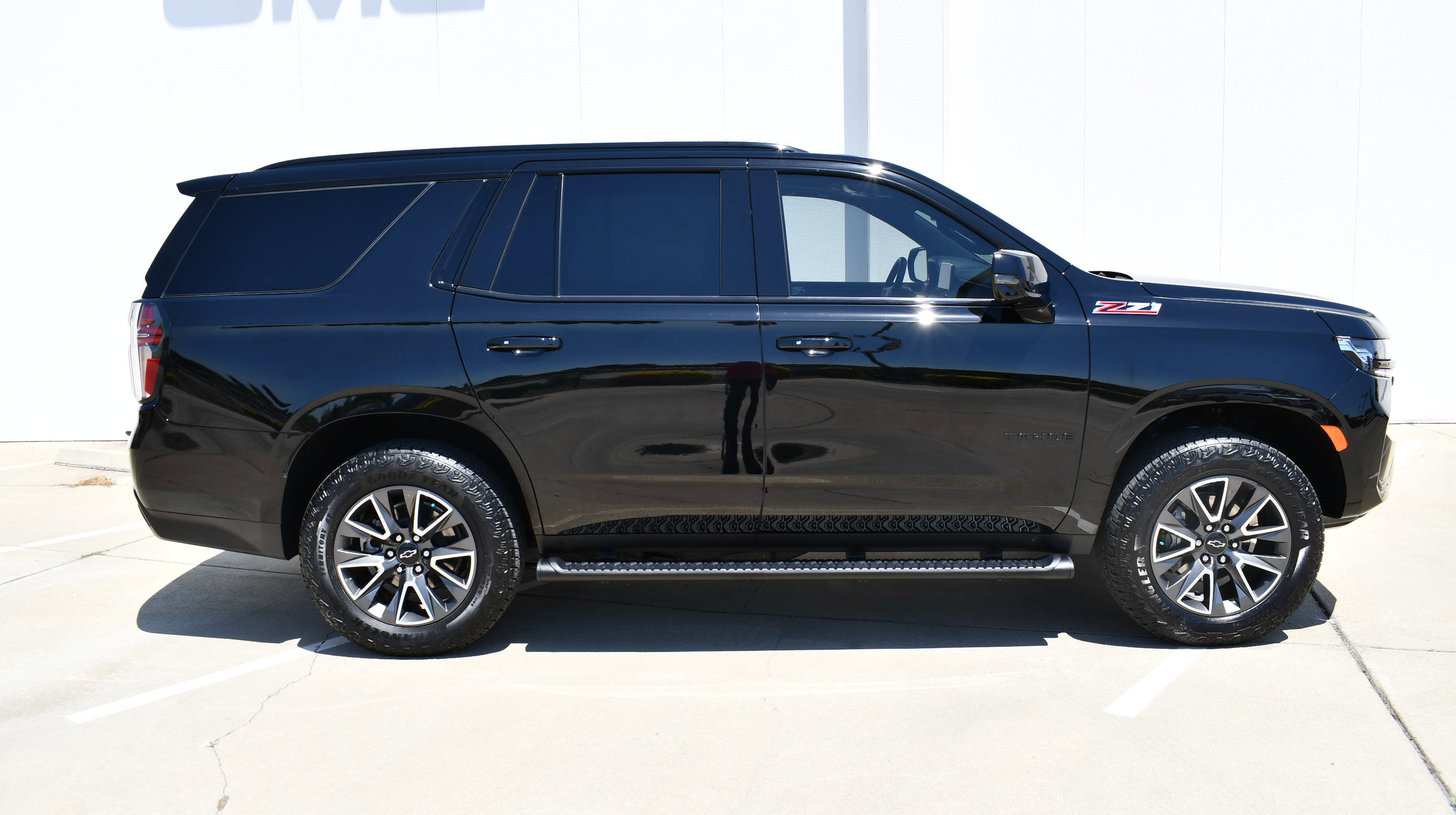 Used 2024 Chevrolet Tahoe Z71 w/ Z71 Off-Road Package AWD/4WD image 5