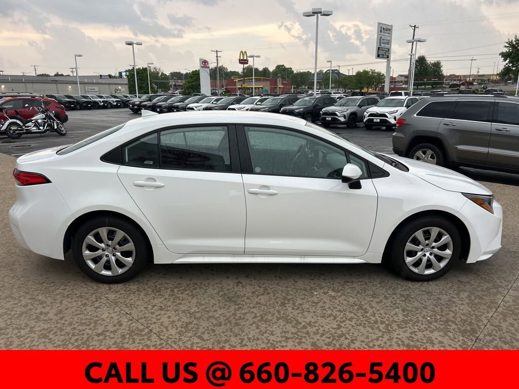 Used 2026 Toyota Corolla LE FWD image 5