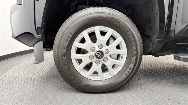 Used 2025 Toyota Tacoma SR5 image 31
