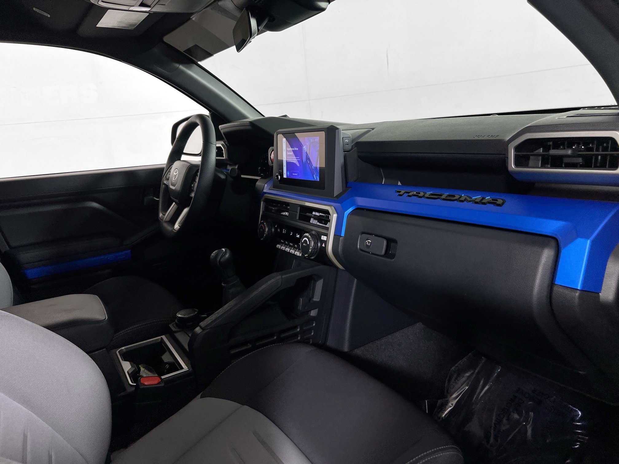 Used 2025 Toyota Tacoma TRD Off-Road AWD/4WD image 27